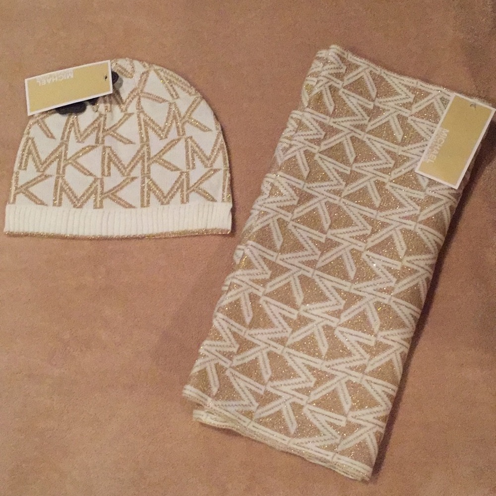 NWT Michael Kors matching hat & scarf